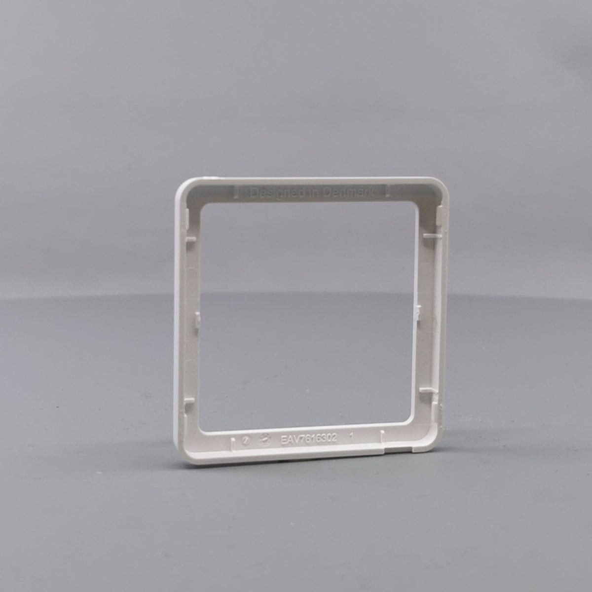 LK Fuga ramme SLIM 55 1m - hvid (360° frame 12)