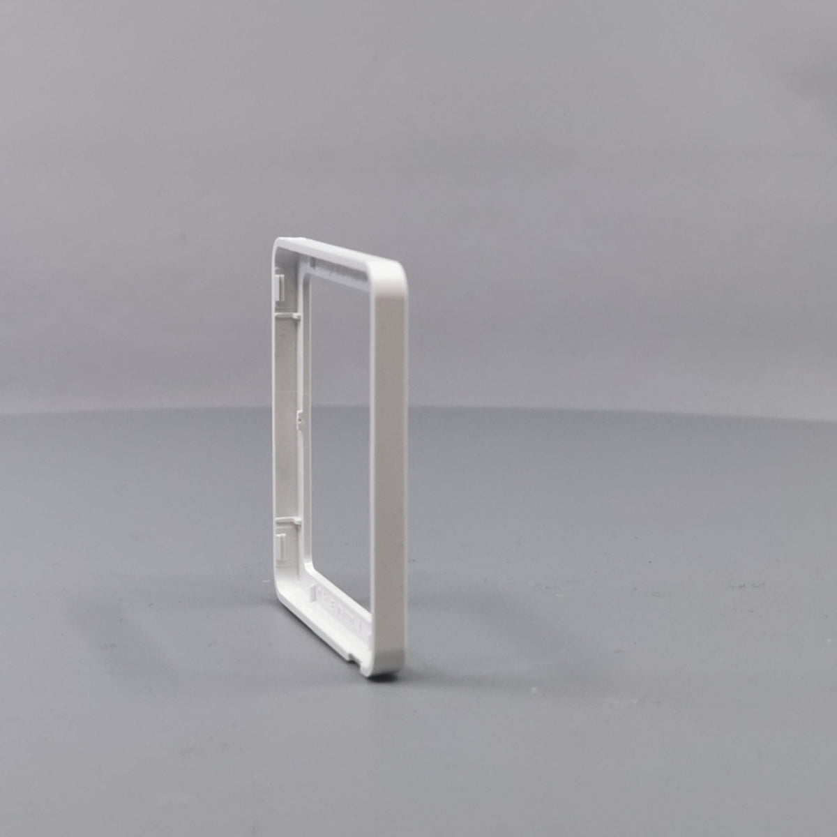 LK Fuga ramme SLIM 55 1m - hvid (360° frame 18)