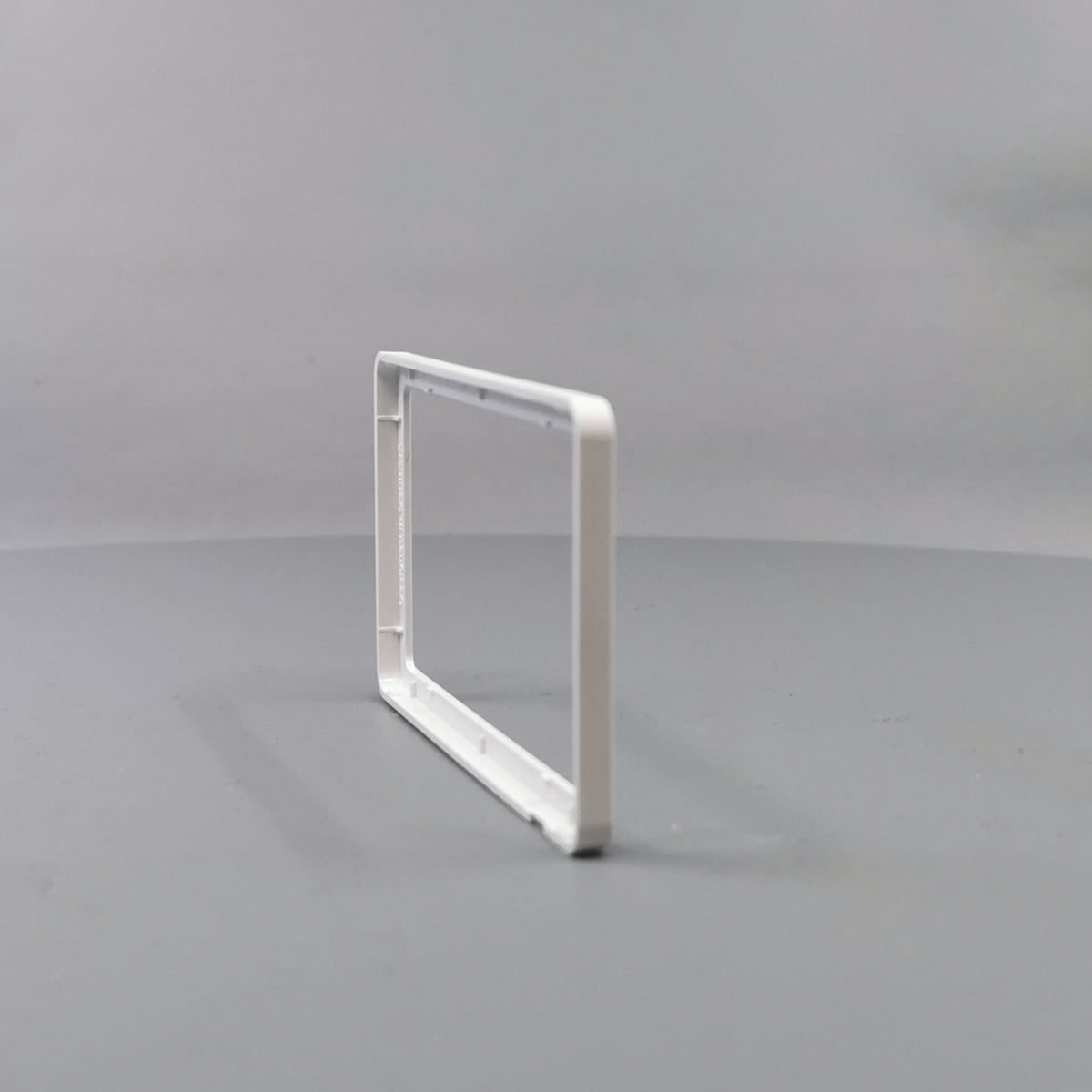 LK Fuga ramme SLIM 55 2m - hvid (360° frame 18)
