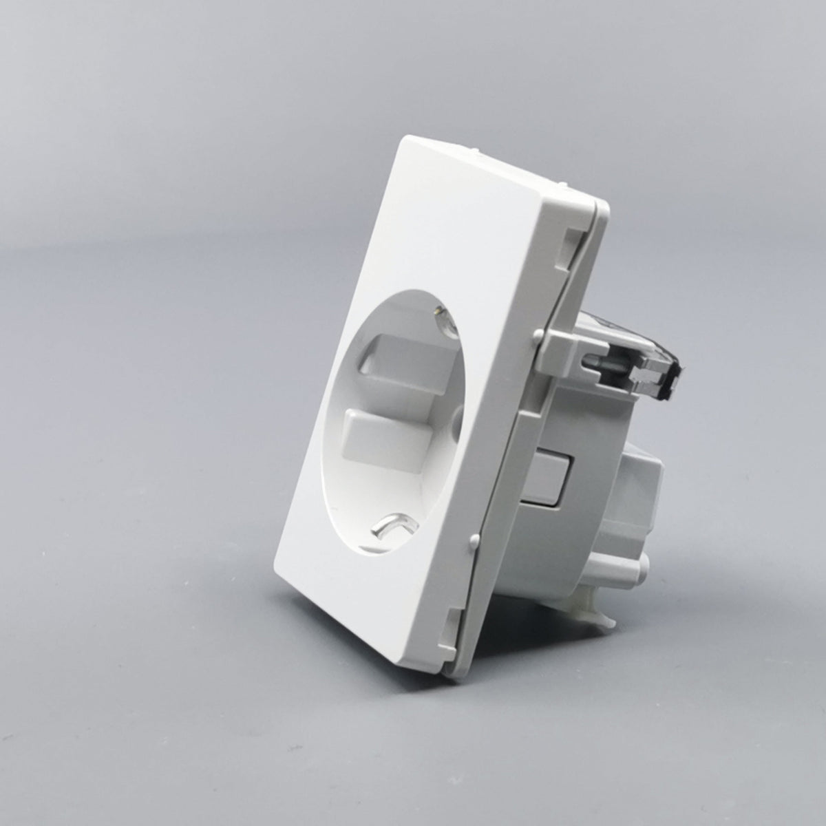 LK Fuga stikkontakt med sidejord 1½m - hvid (360° frame 5)
