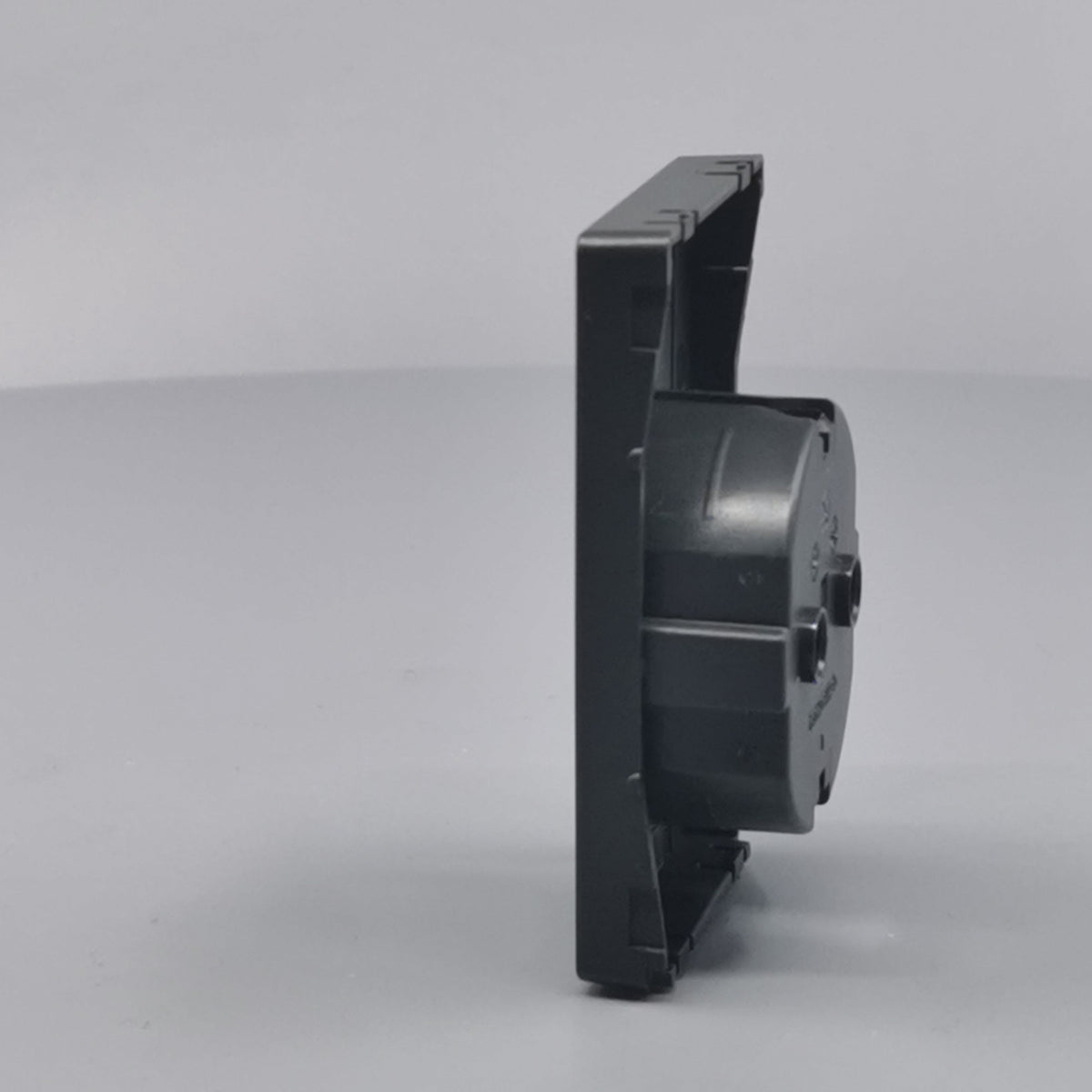 LK Fuga afdækning til 1½m stikkontakt med sidejord - koksgrå (360° frame 8)
