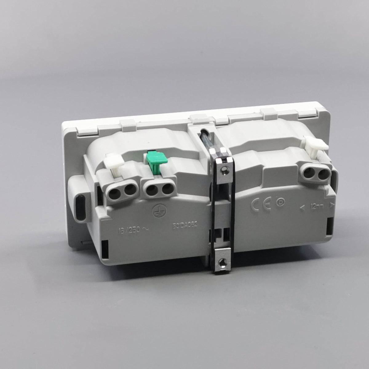 FUGA SIDE JORD DOBBELT STIKKONTAKT 2M HV (360° frame 12)