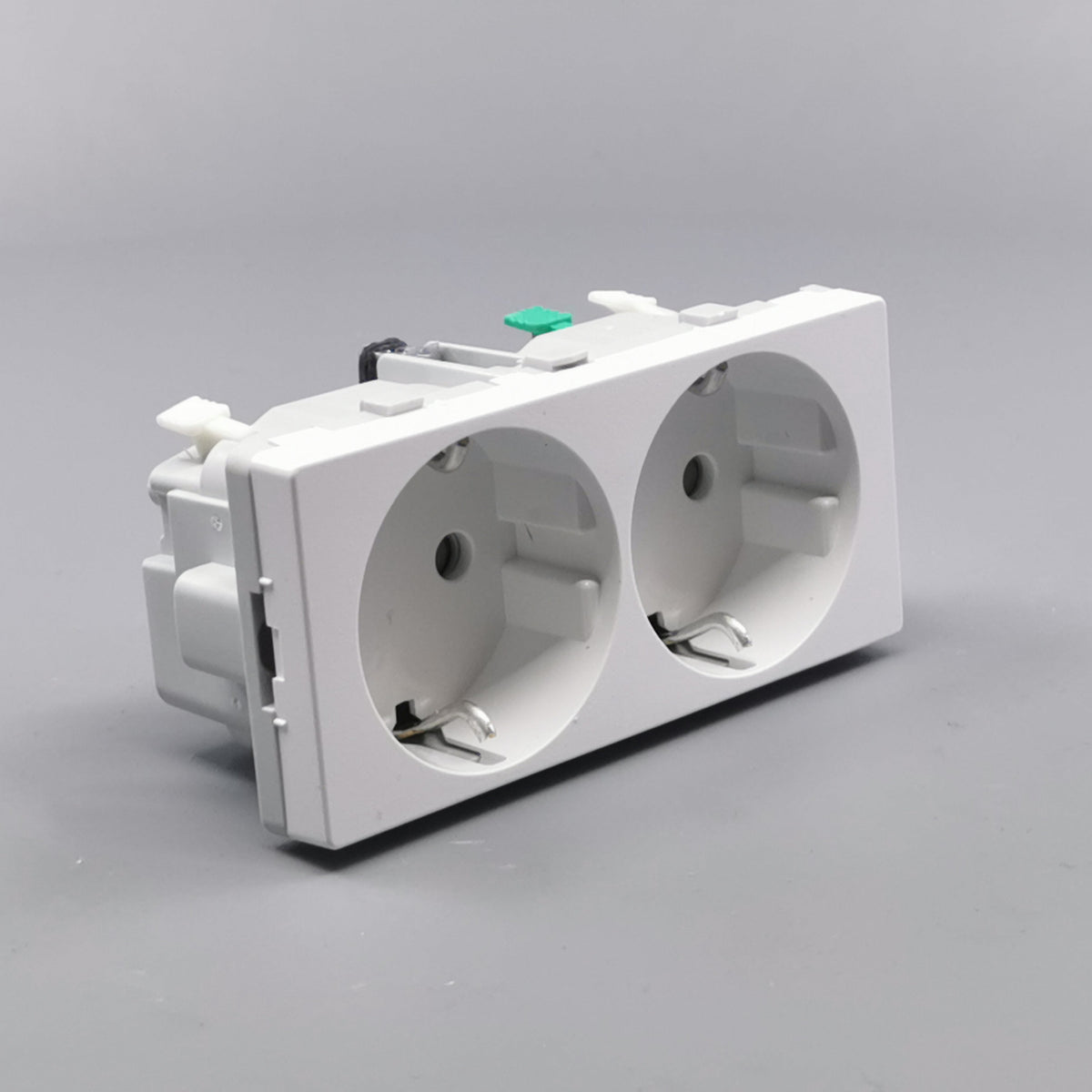 FUGA SIDE JORD DOBBELT STIKKONTAKT 2M HV (360° frame 22)