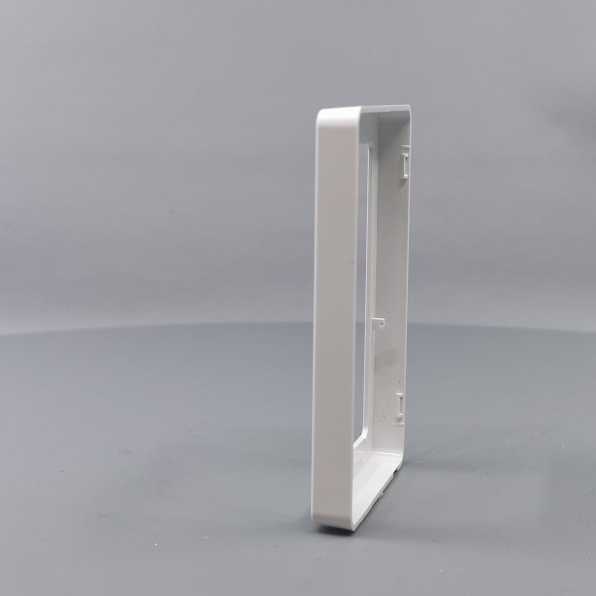 LK Fuga ramme BASE 63 2m - hvid (360° frame 8)