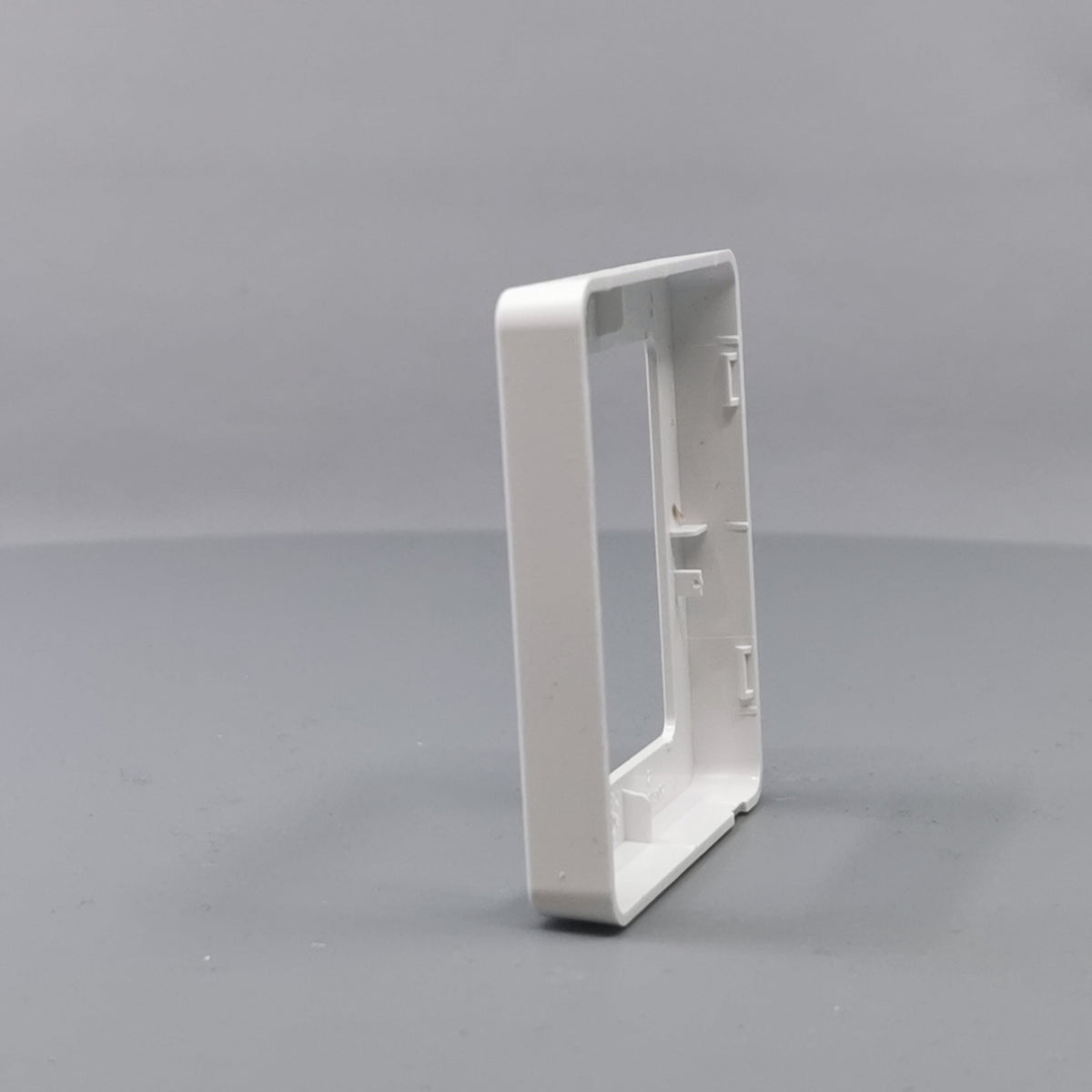 LK Fuga ramme BASE 63 1m - hvid (360° frame 8)