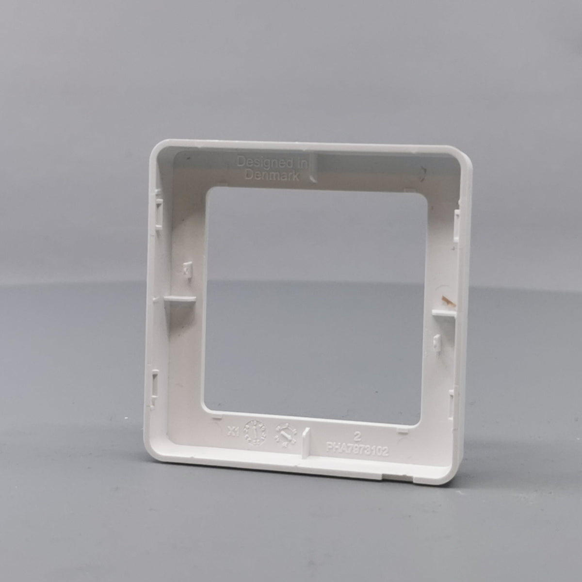 LK Fuga ramme BASE 63 1m - hvid (360° frame 14)
