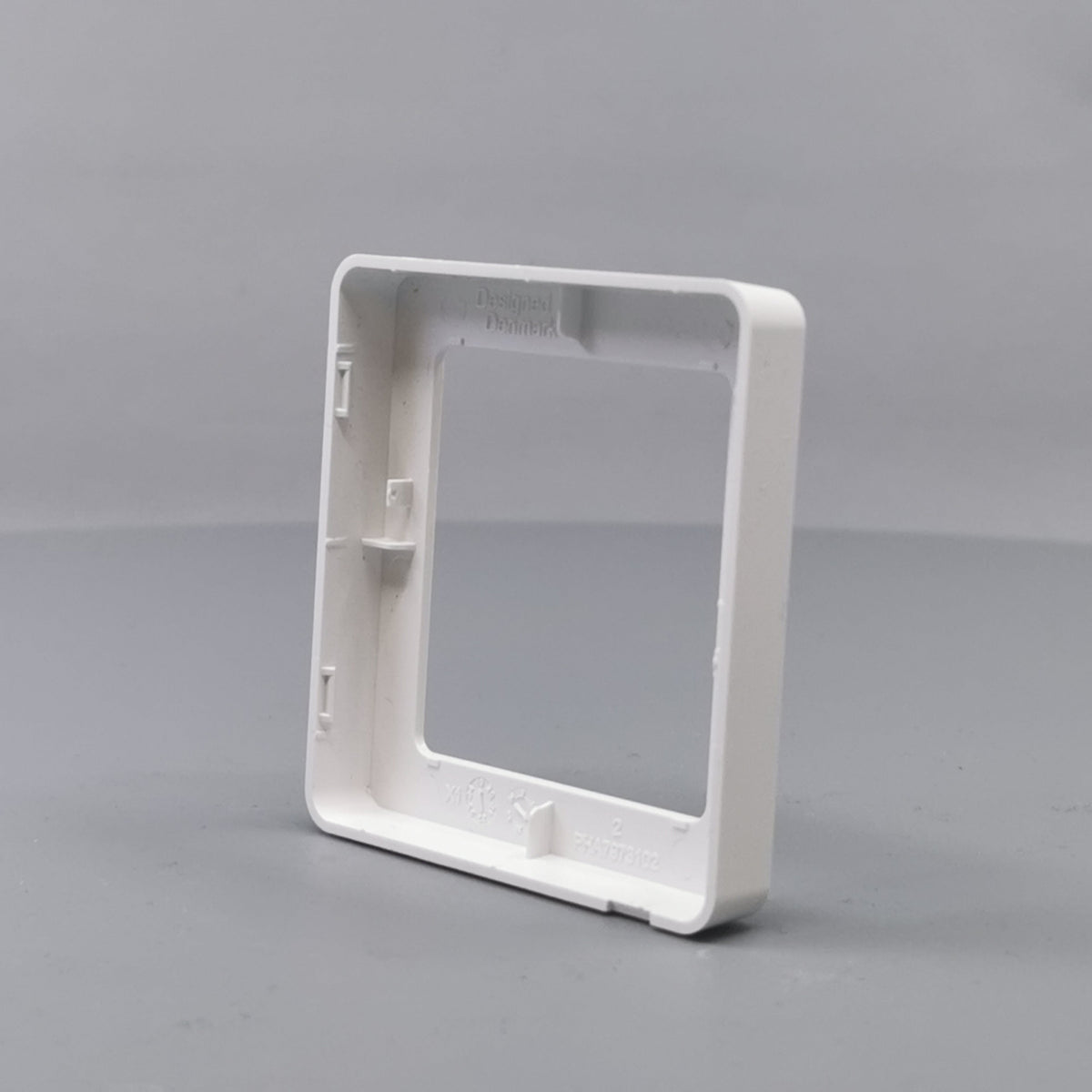 LK Fuga ramme BASE 63 1m - hvid (360° frame 16)