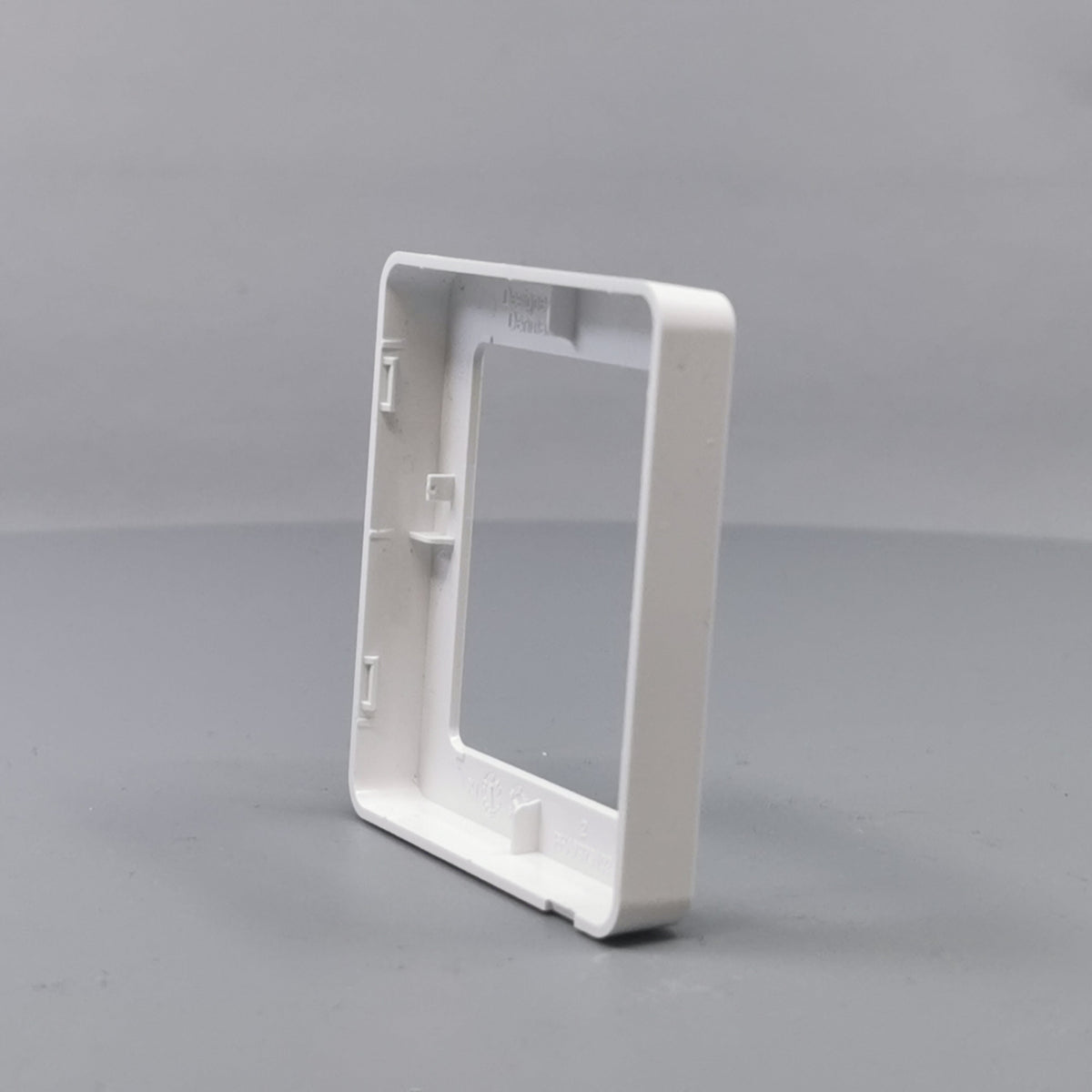 LK Fuga ramme BASE 63 1m - hvid (360° frame 17)