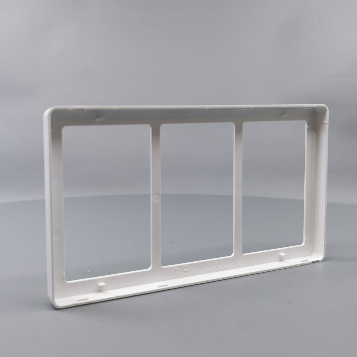 LK Fuga ramme BASE 63 3x1½m - hvid (360° frame 11)