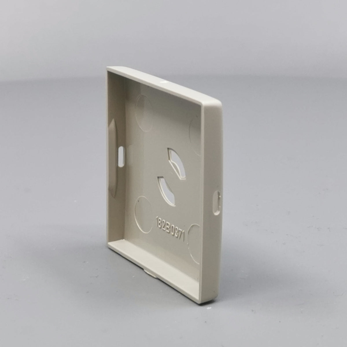 Dæksel for lampestikkontakt 50x50, gammel model - Lysegrå (360° frame 17)