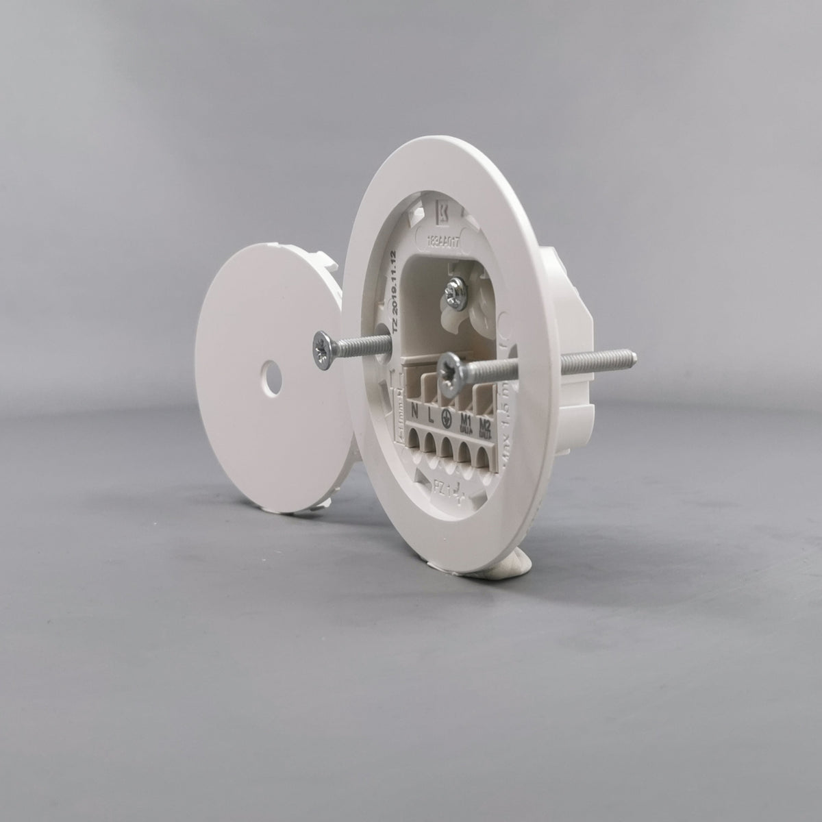 Lampeudtag Ø84mm. 5P Planforsænket Hvid (Ny model) (360° frame 5)