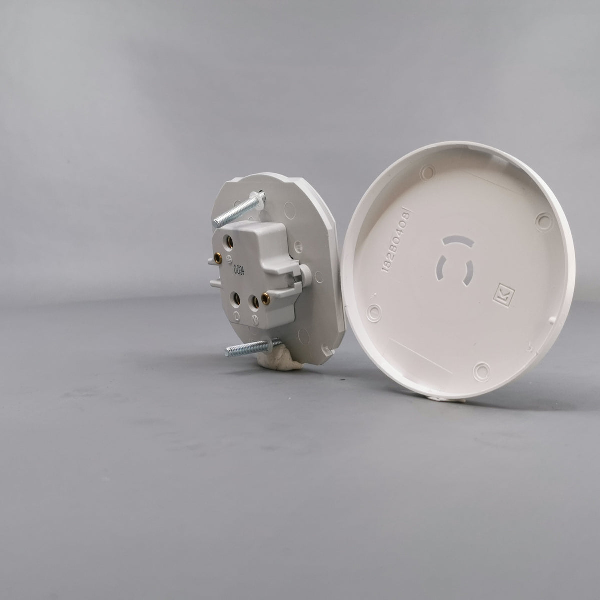 Fuga Lampestikkontakt Ø 80 hvid (360° frame 16)