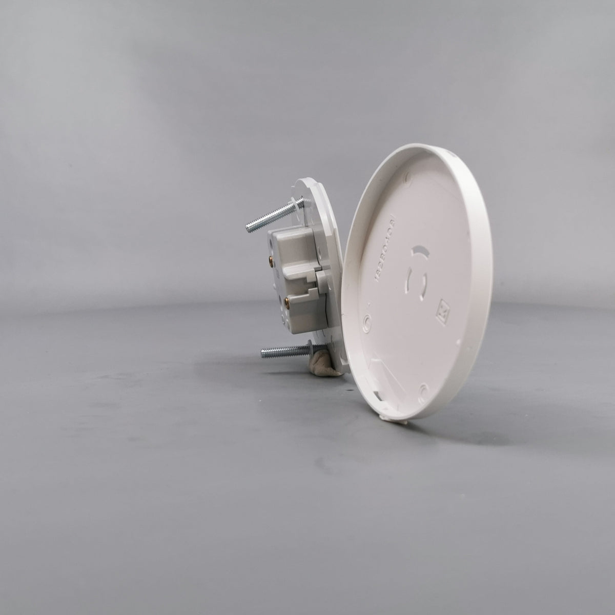 Fuga Lampestikkontakt Ø 80 hvid (360° frame 18)