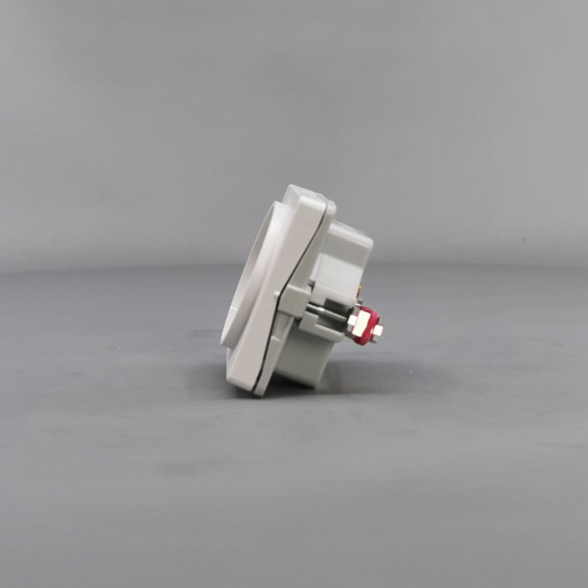Fuga Lampestikkontakt med jord 50x50 hvid (360° frame 7)