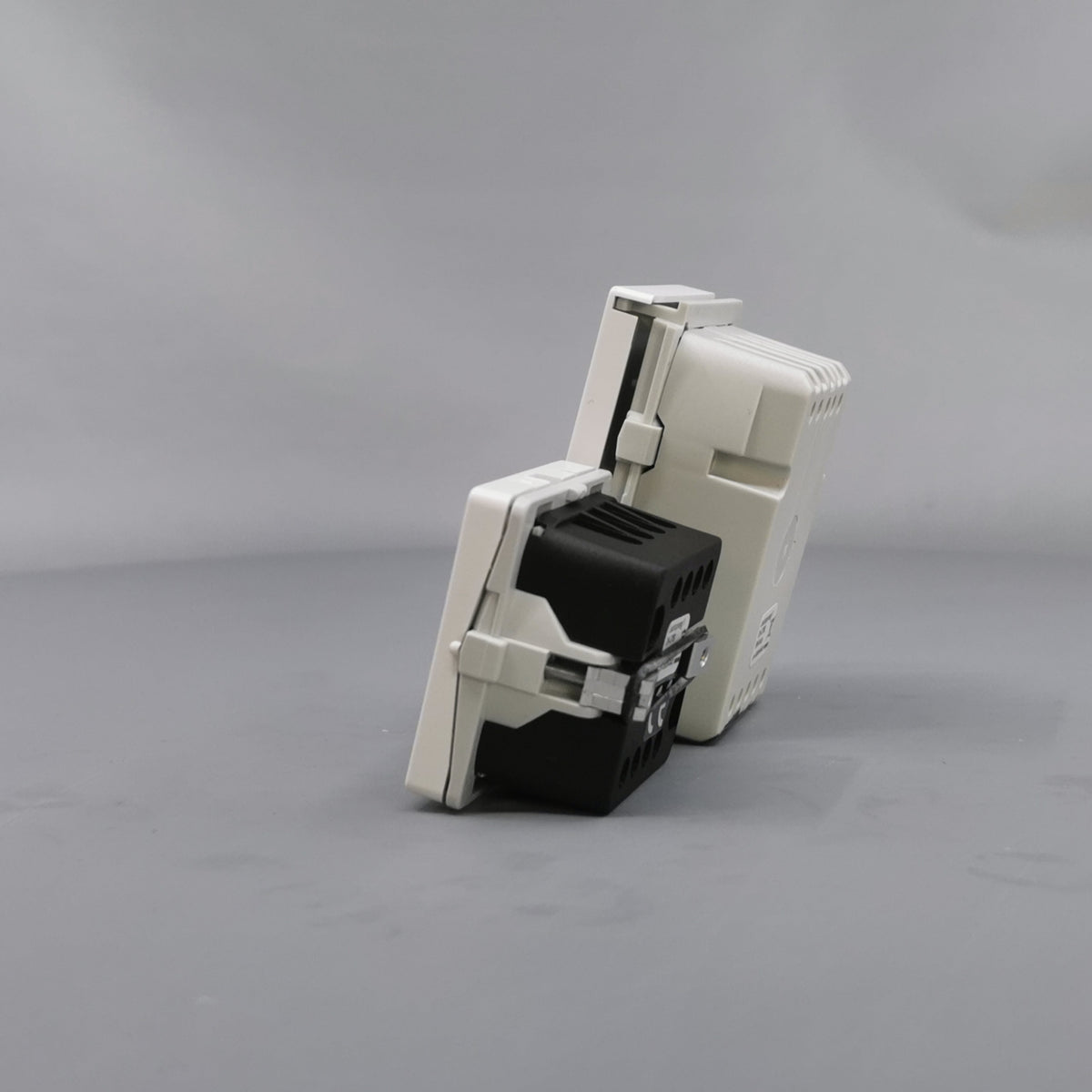 LK Fuga hygrostat m. rumføler - hvid (360° frame 8)