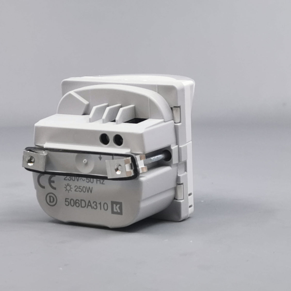 LK Fuga PIR sensor 180° 230V 250R - hvid (360° frame 15)
