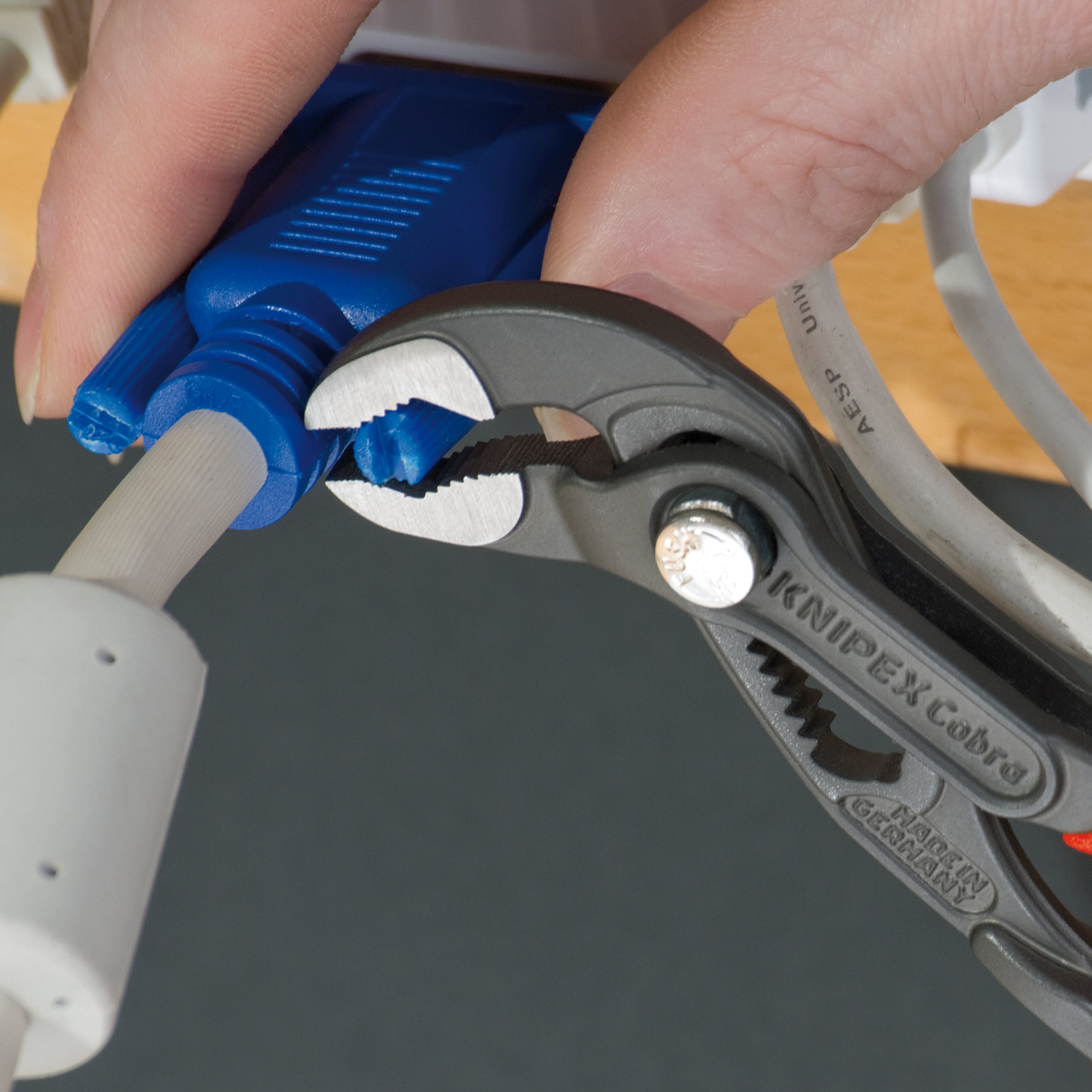 KNIPEX Cobra® vandpumpetang, fosfateret, 125 mm