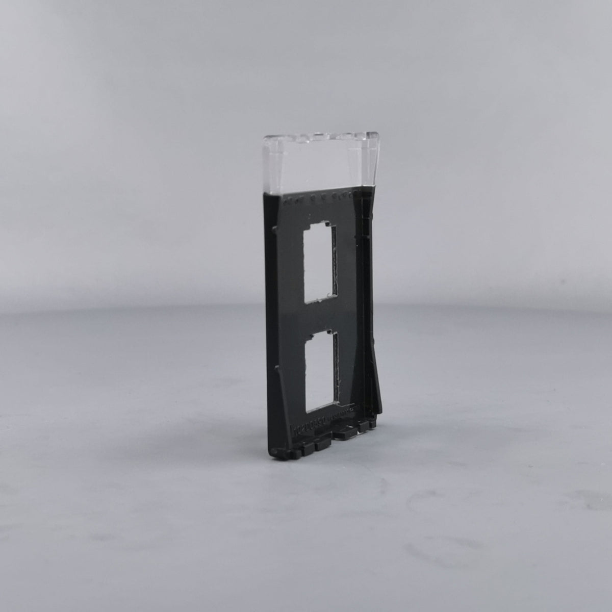 Afdækning for Fuga 1/2xRJ45 1½ modul kokgrå (360° frame 9)