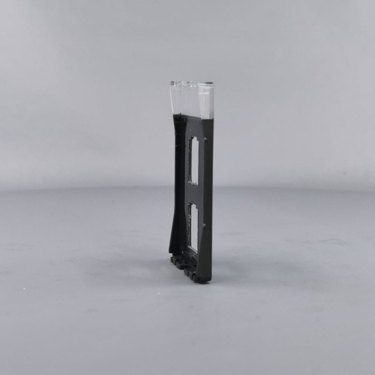 Afdækning for Fuga 1/2xRJ45 1½ modul kokgrå (360° frame 18)