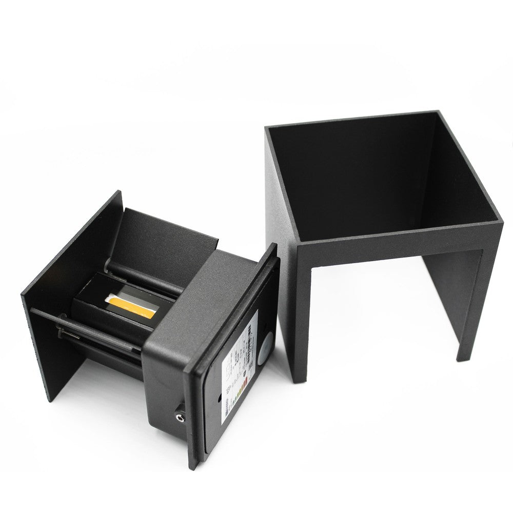 Sort LEDlife CUBIC 6W væglampe - Firkantet, op/ned, justerbar til inde/ude brug - IP65, inkl. lyskilde