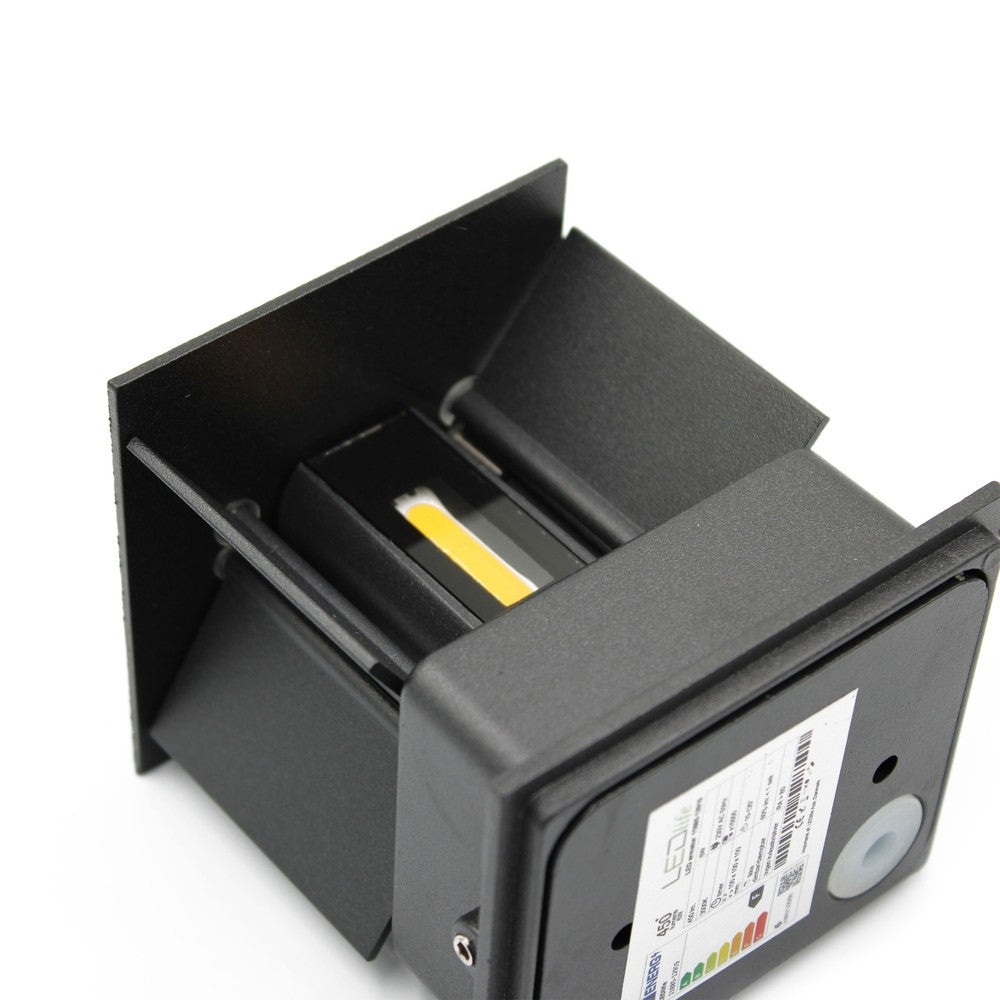 Sort LEDlife CUBIC 6W væglampe - Firkantet, op/ned, justerbar til inde/ude brug - IP65, inkl. lyskilde