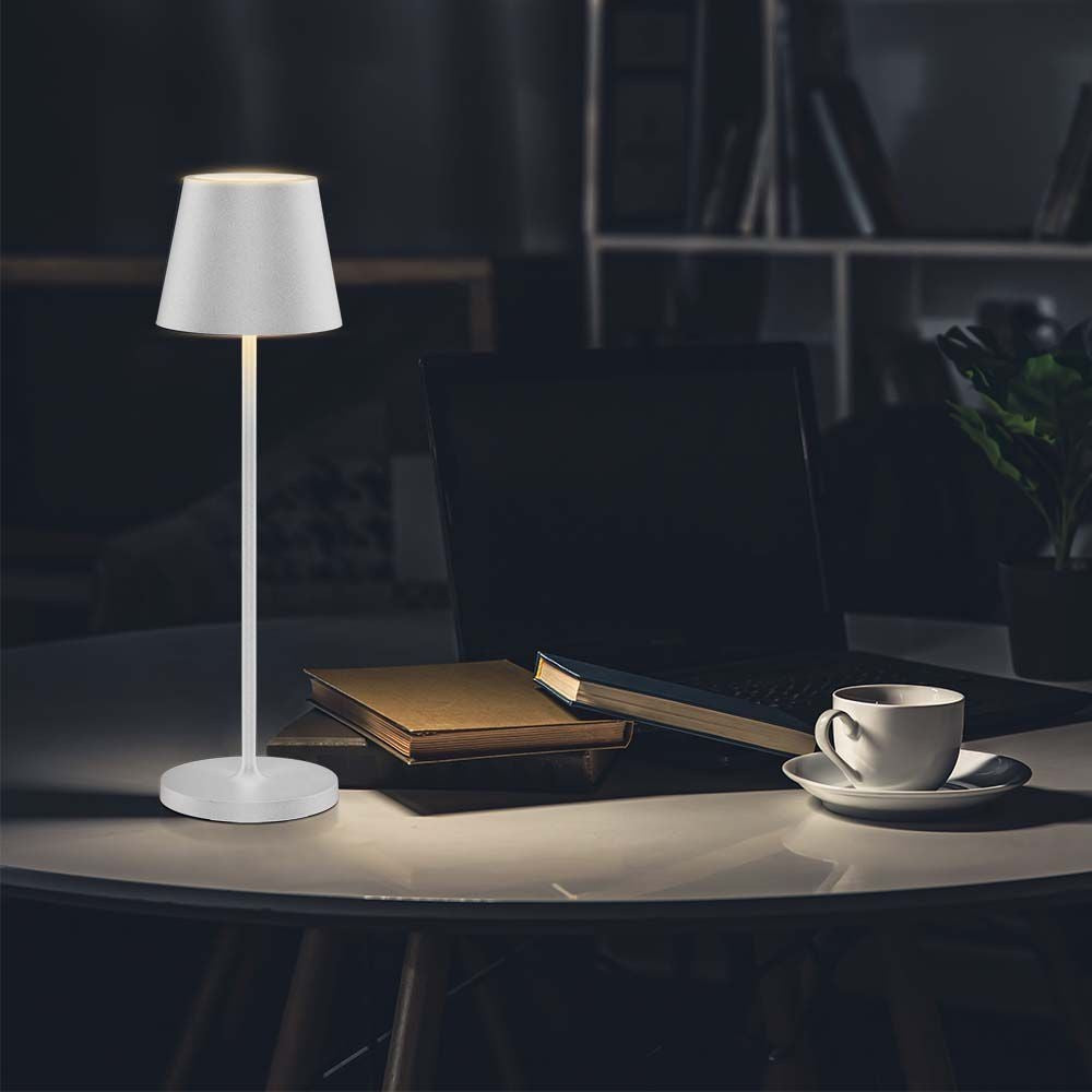 V-Tac Mini Opladelig Bordlampe - Hvid, Trådløs og IP54 Udendørs, Touch Dæmpbar, Effekt: 2W, Lysstyrke: 200lm, Farvegengivelse: RA80