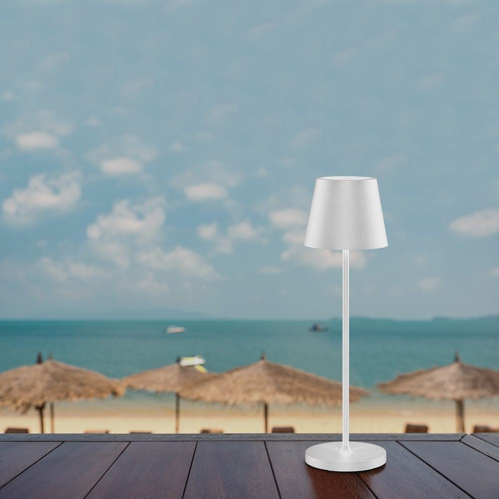 V-Tac Mini Opladelig Bordlampe - Hvid, Trådløs og IP54 Udendørs, Touch Dæmpbar, Effekt: 2W, Lysstyrke: 200lm, Farvegengivelse: RA80