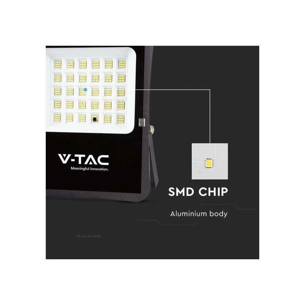 V-Tac 300W Solcelle projektør LED - Sort, inkl. solcelle, fjernbetjening, IP65. Effekt: 20W. 2400lm. RA80. IP65.