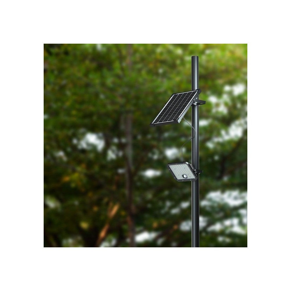 V-Tac 30W Solcelle projektør LED - Sort, inkl. solcelle, fjernbetjening, indbygget batteri, IP65