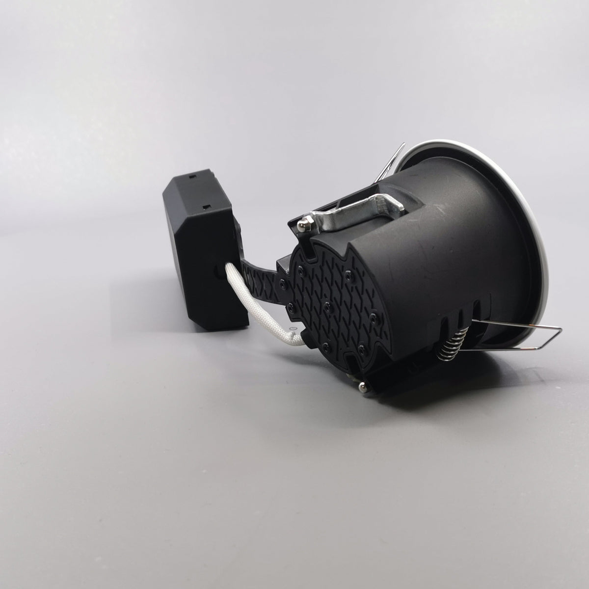 Pro Uni Install m. GU10 fatning - Rund, mat hvid (360° frame 16)