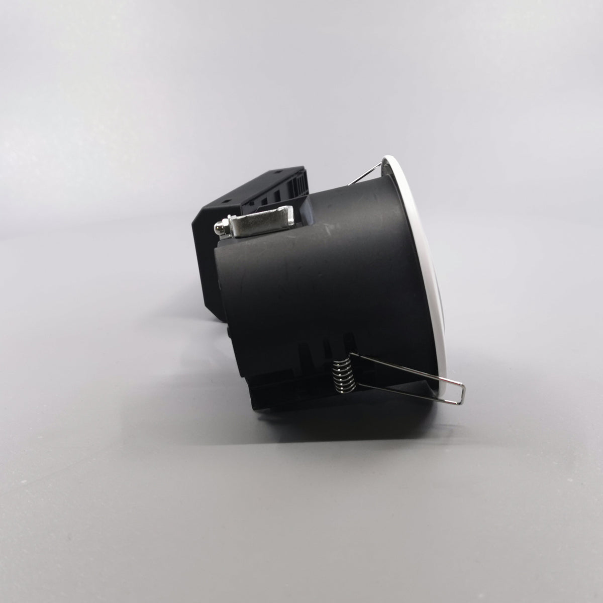 Pro Uni Install m. GU10 fatning - Rund, mat hvid (360° frame 18)