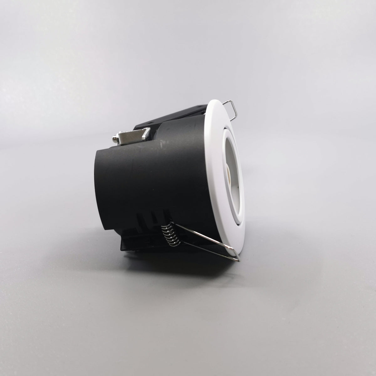 Pro Uni Install m. GU10 fatning - Rund, mat hvid (360° frame 19)