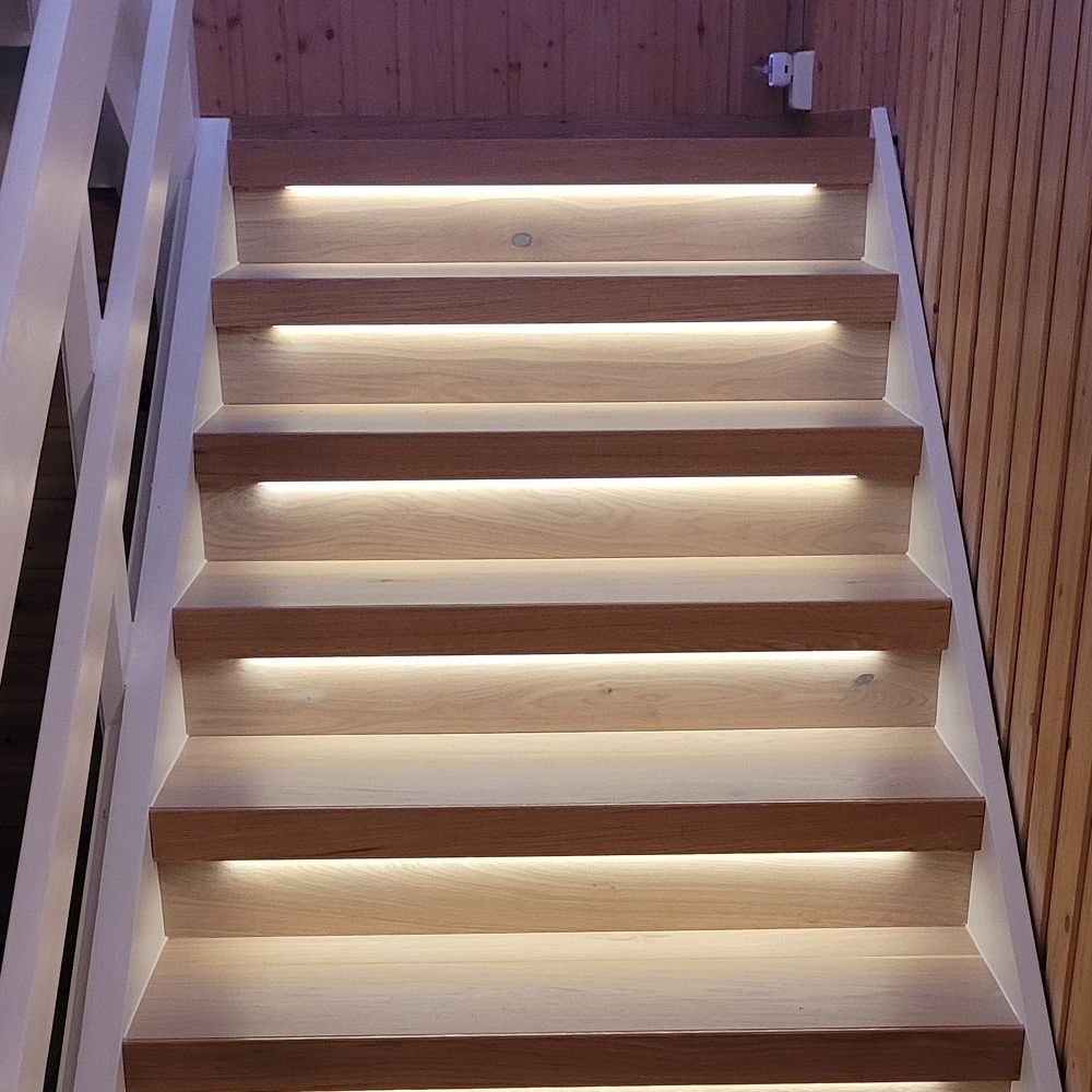 Trappe LED COB stripsæt med sensor og tænd/sluk kontakt (Op til 20 trin, 11W/trin, 24V, IP20, 220W)