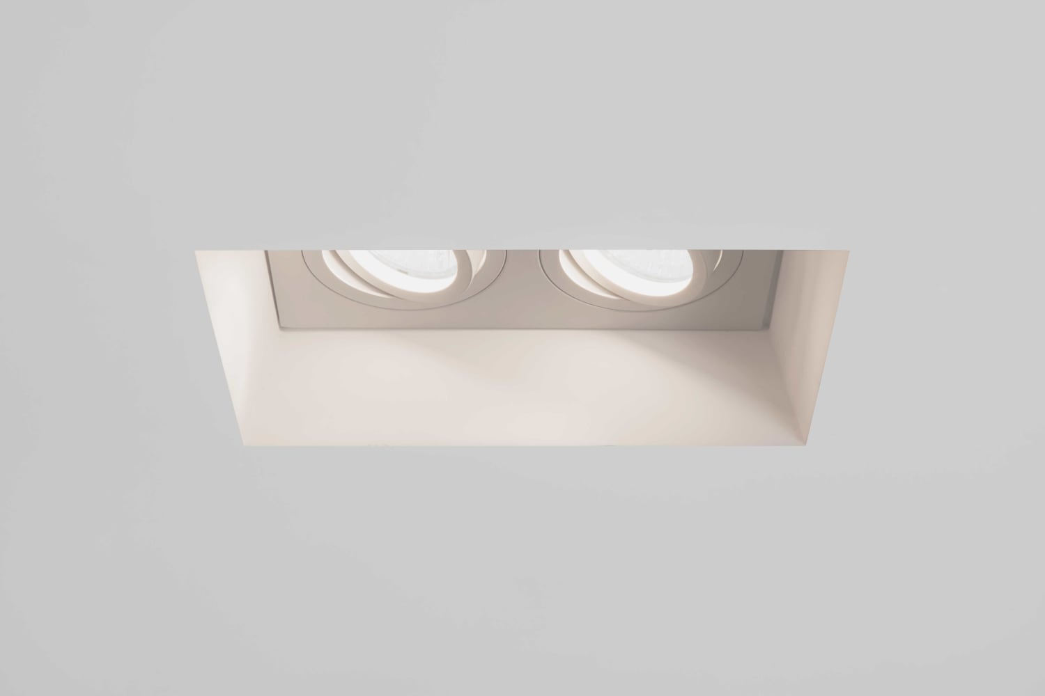 Downlight Astro 7344 Blanco Twin kipbar til indspartling