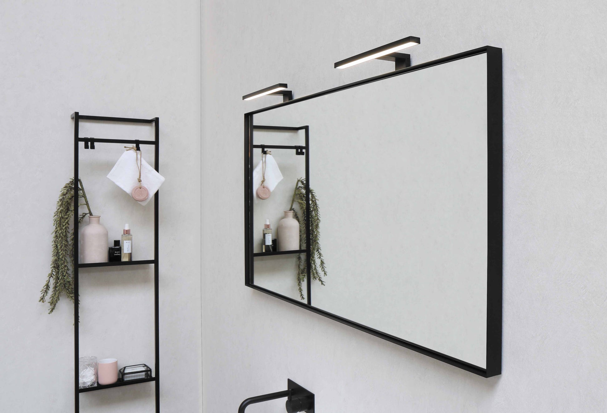 Sanibell Basicline spejl 50x60cm, mat sort aluramme