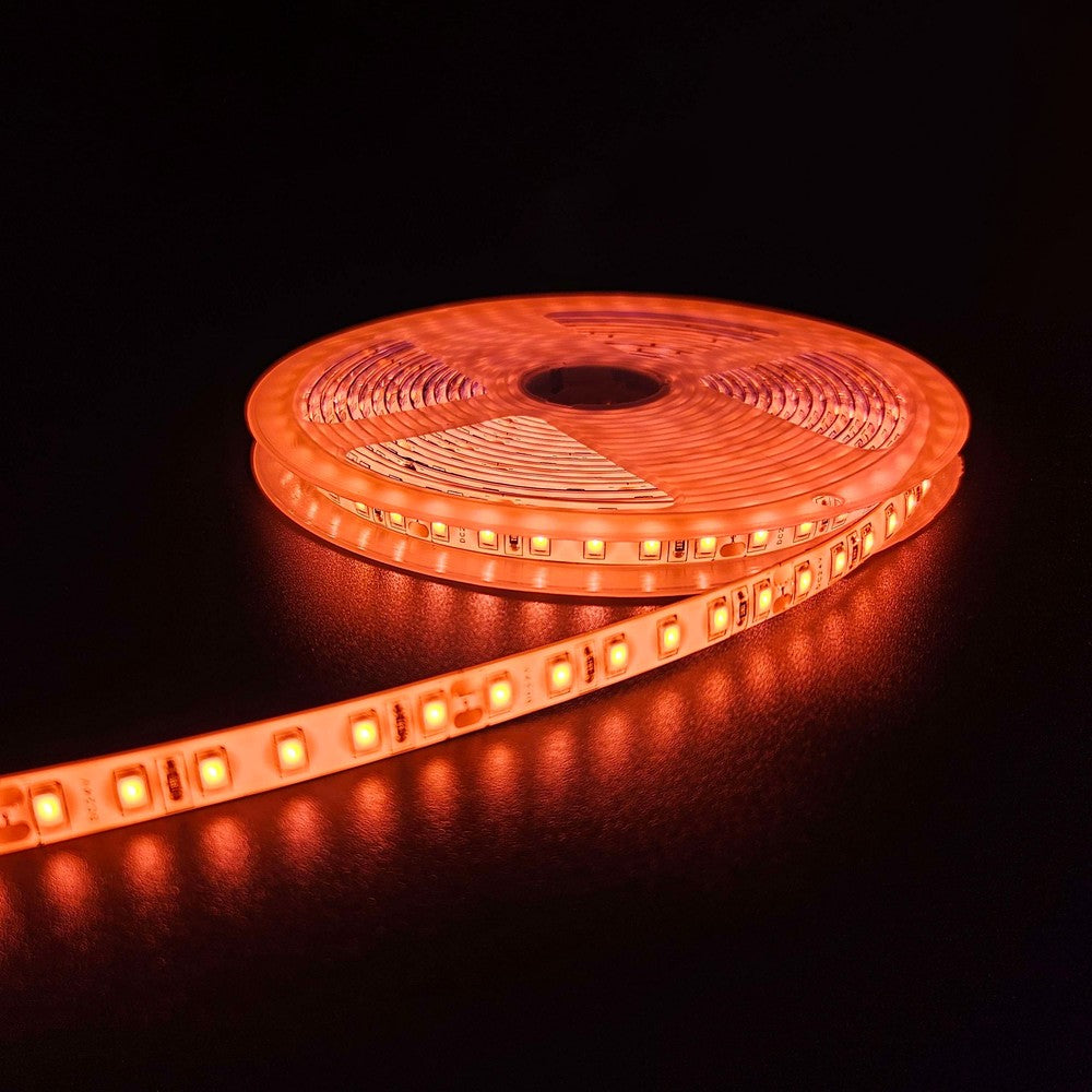 Orange 10W/m LED strip - 5m, 120 LED pr. meter, 24V, IP65 - Vandtæt LED stribe til indendørs og udendørs belysning