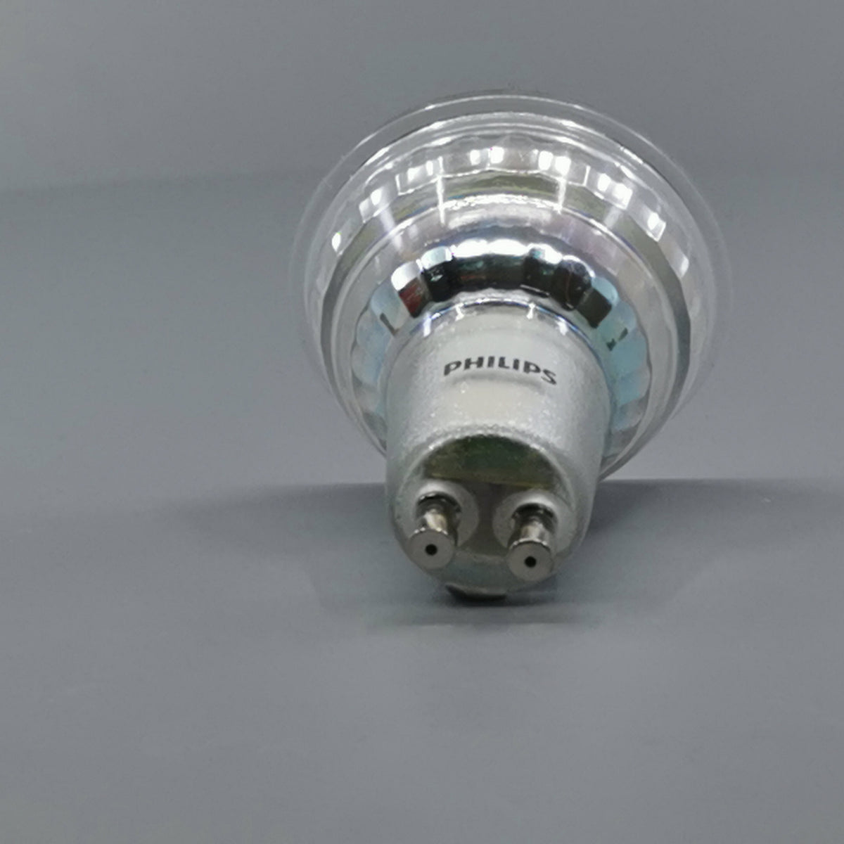 Philips CorePro LED pære 3,5W 2700K 230Lm GU10 36º (360° frame 10)