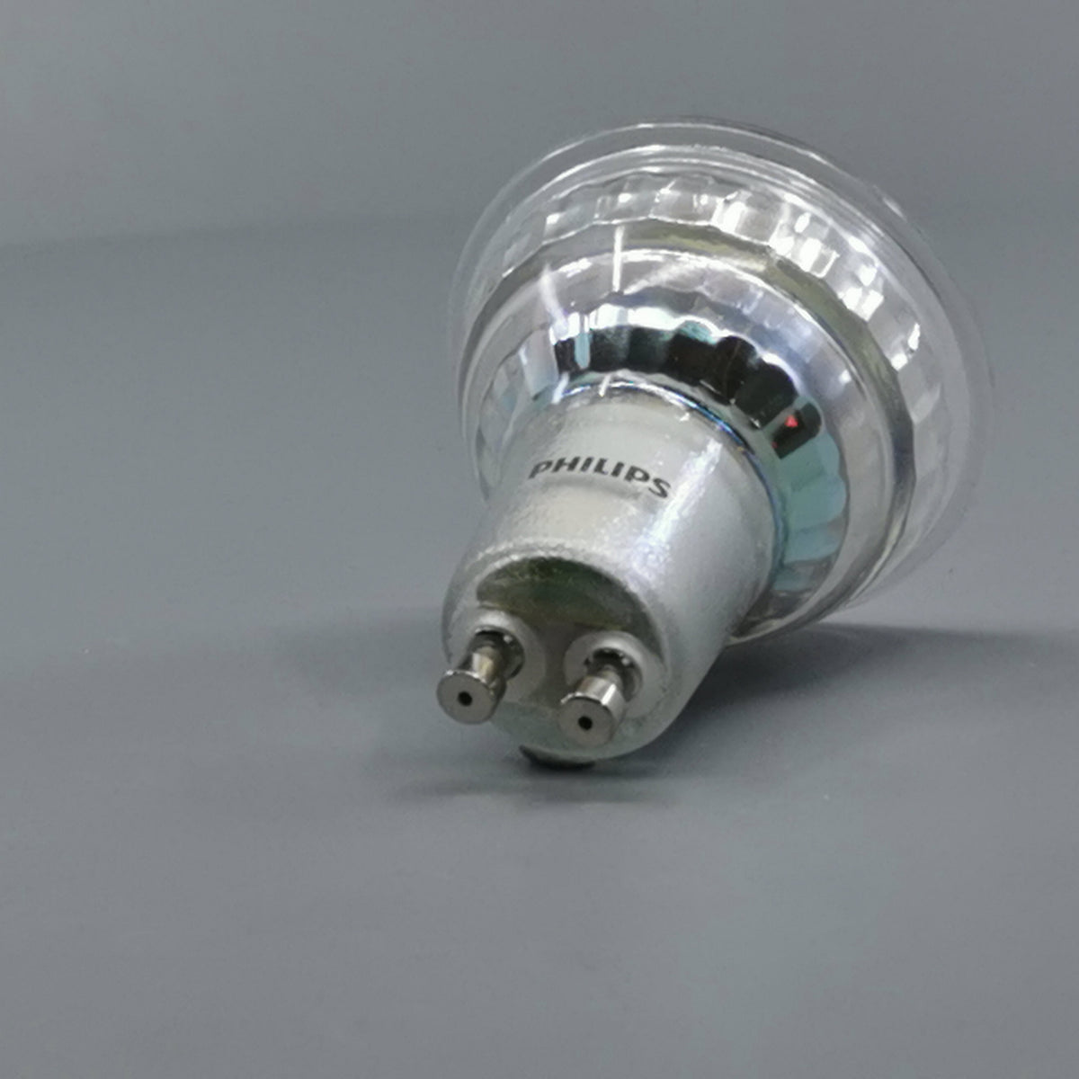 Philips CorePro LED pære 3,5W 2700K 230Lm GU10 36º (360° frame 11)