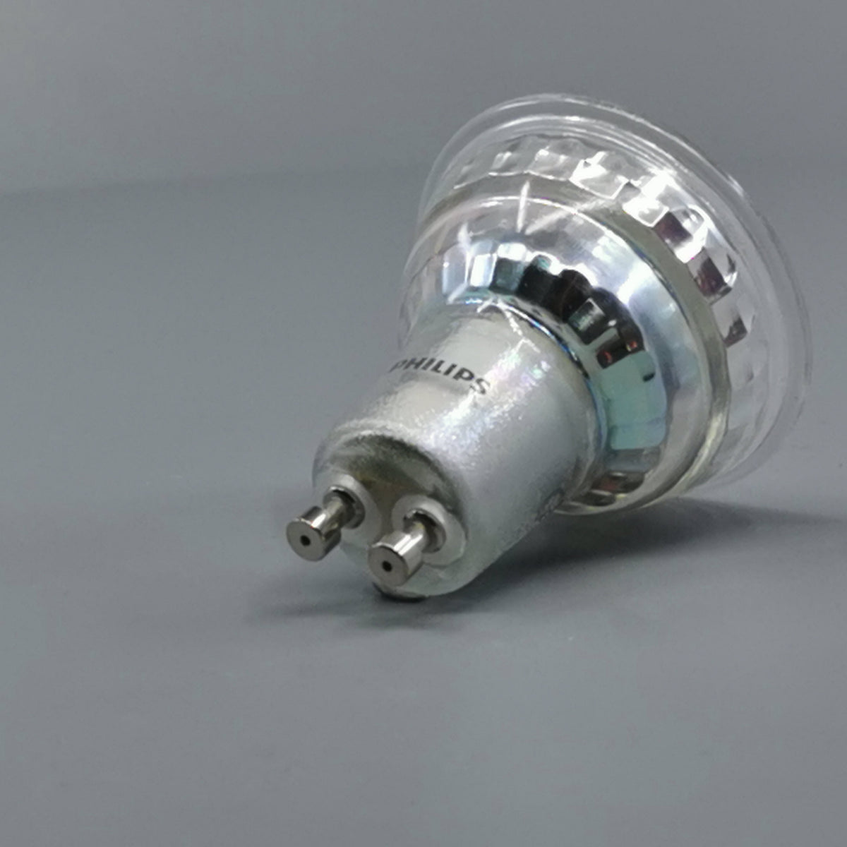 Philips CorePro LED pære 3,5W 2700K 230Lm GU10 36º (360° frame 12)