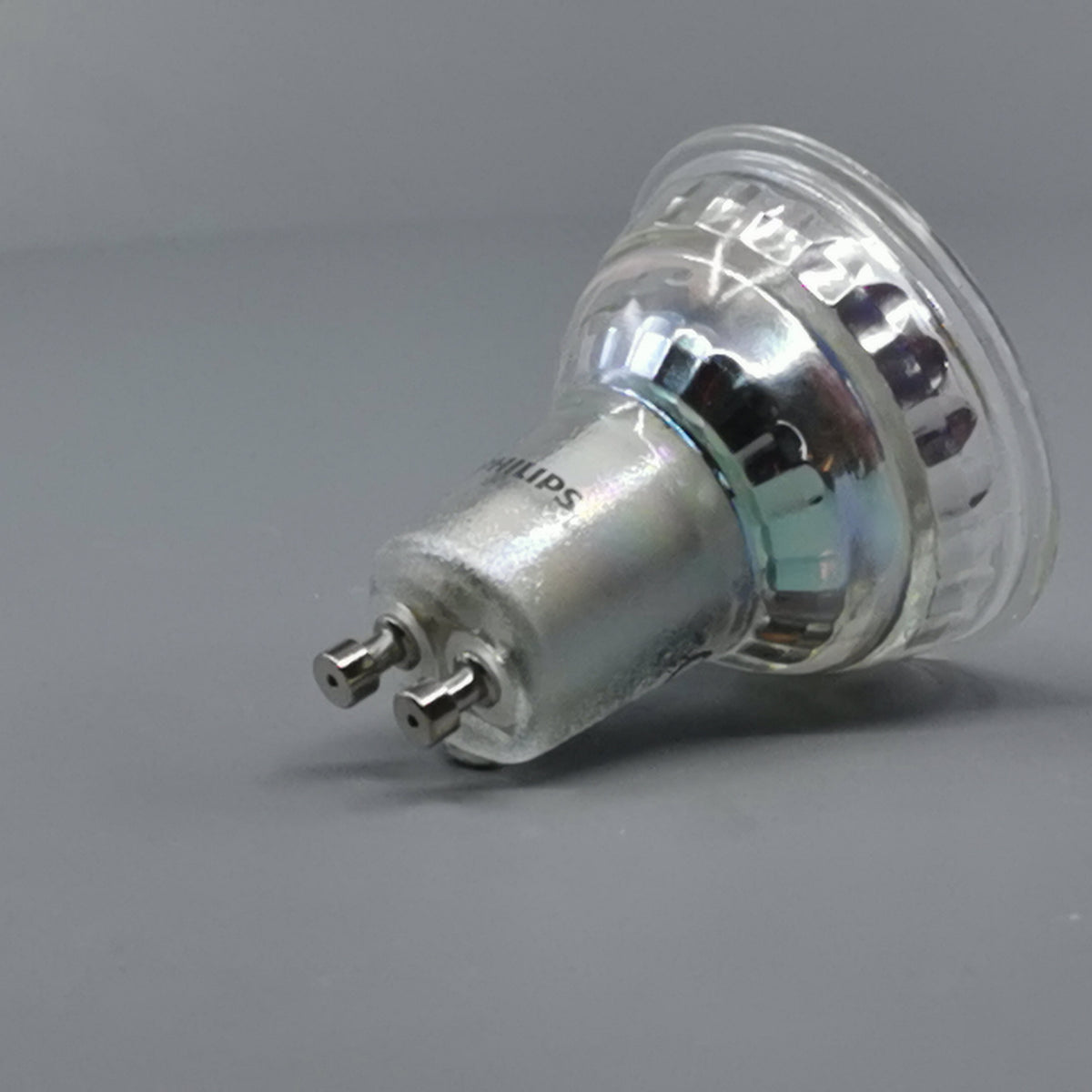 Philips CorePro LED pære 3,5W 2700K 230Lm GU10 36º (360° frame 13)