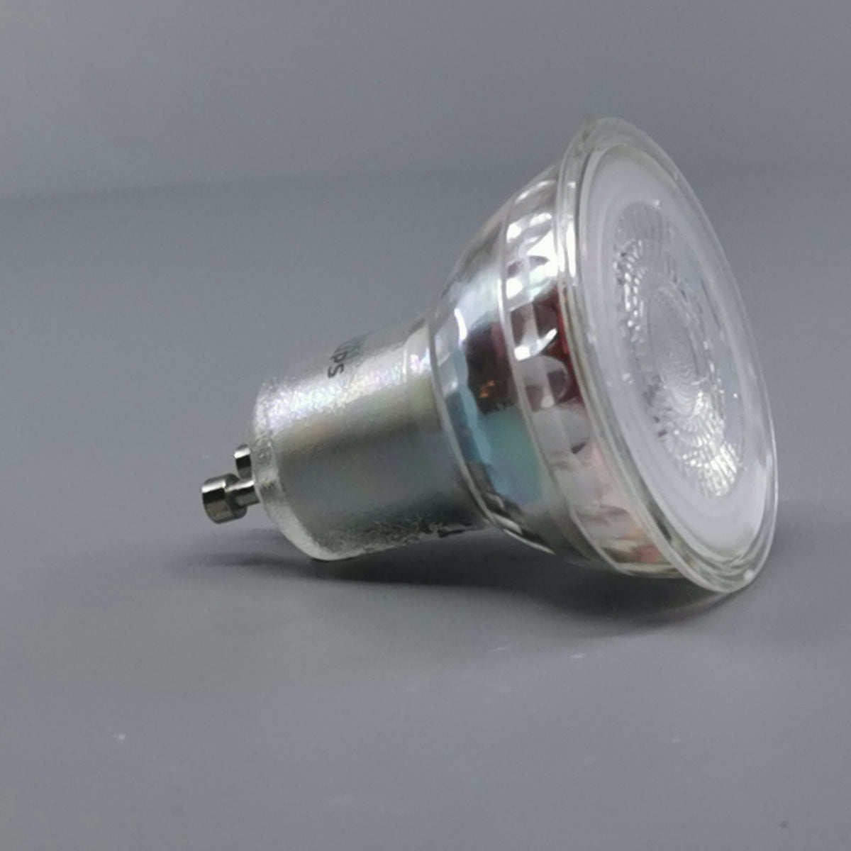 Philips CorePro LED pære 3,5W 2700K 230Lm GU10 36º (360° frame 17)