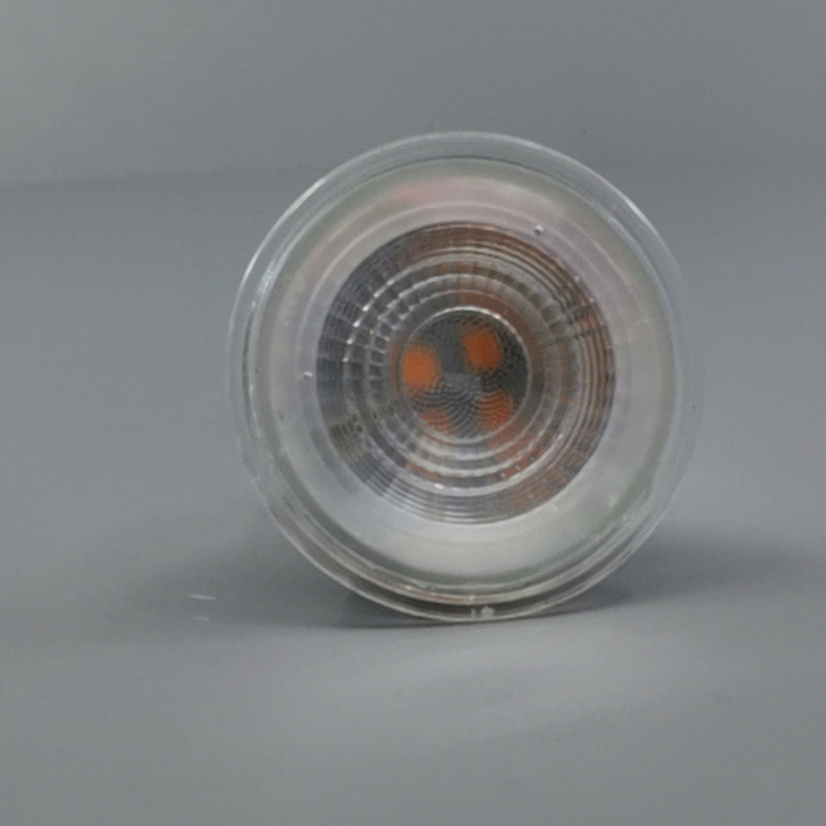 Philips CorePro LED pære 3,5W 2700K 230Lm GU10 36º (360° frame 21)
