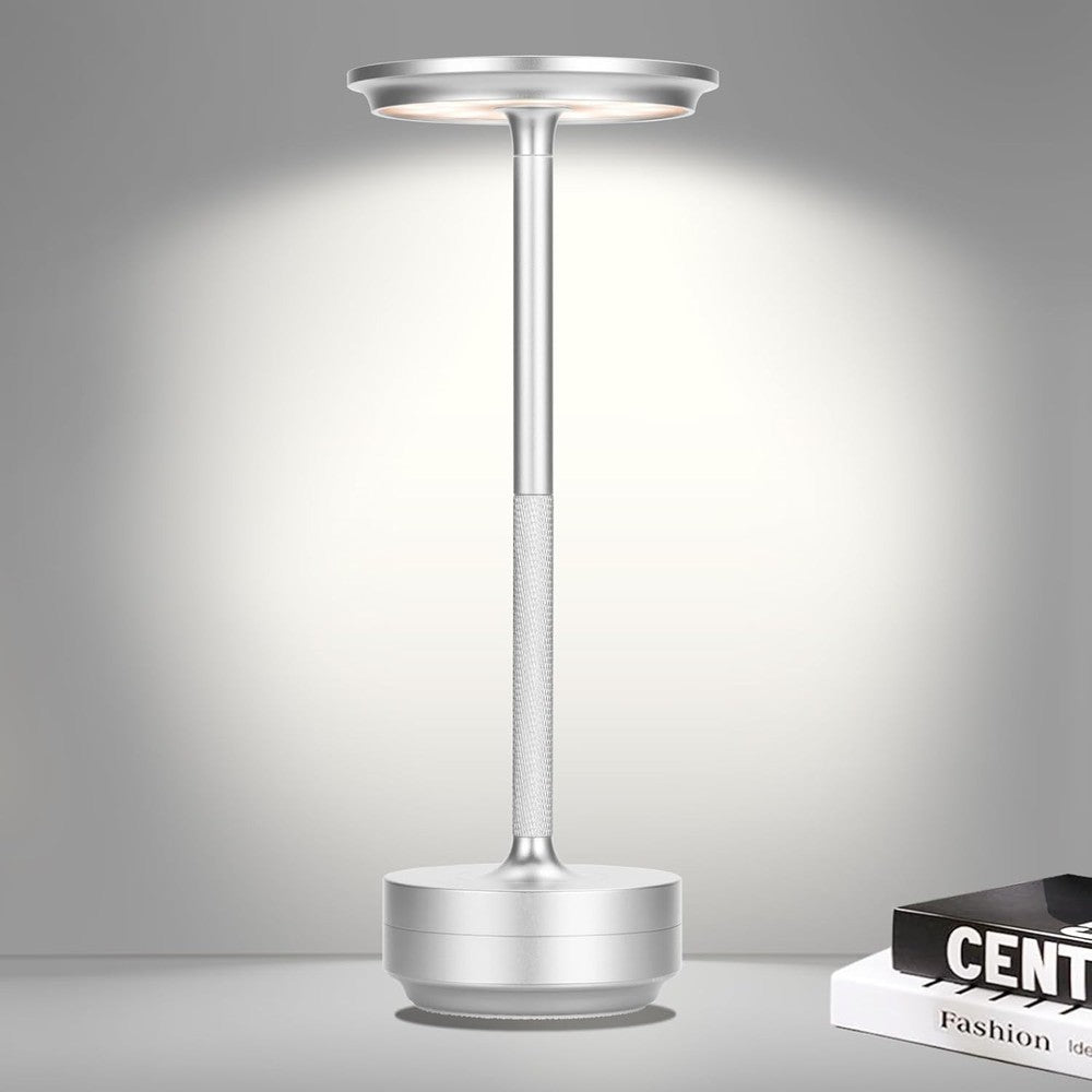 Opladelig LED bordlampe til indendørs/udendørs brug i sølv med touch-dæmpning, CCT og IP54-beskyttelse