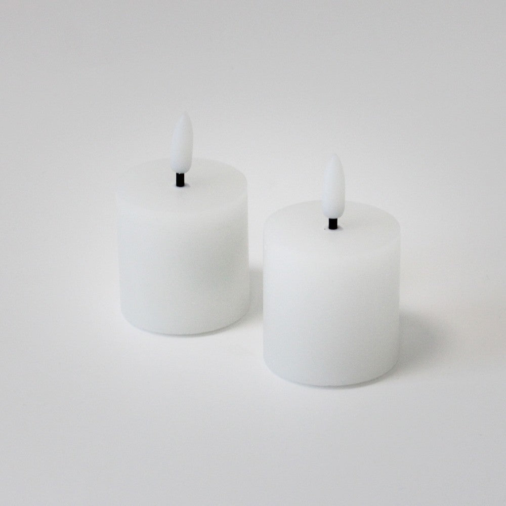 LED Bloklys med flammeeffekt, hvid, inkl. fjernbetjening og timer, 2 stk, ægte stearin, 5x5 cm