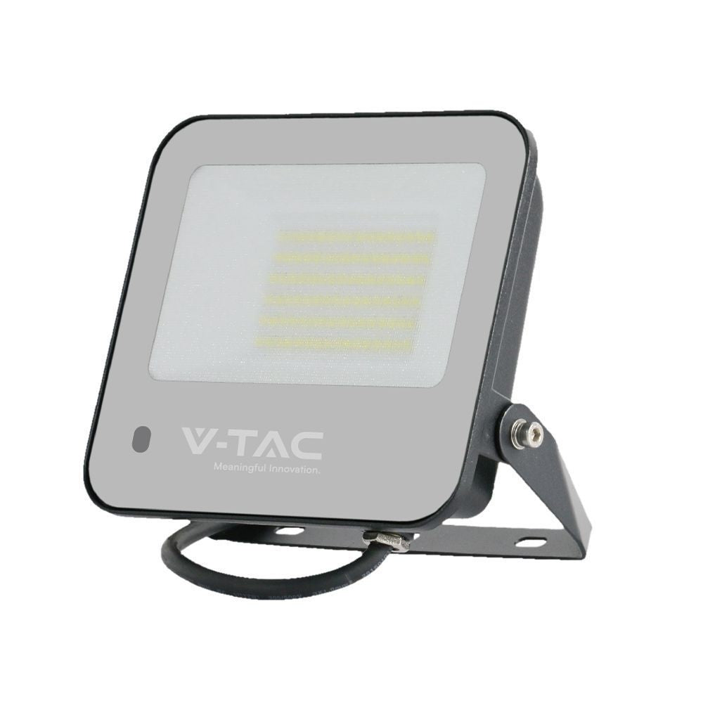 V-Tac LED projektør 50W RGB med fjernbetjening - Effekt: 50W - Input: 230V - 4000lm - IP65 - Vandtæt og farveskiftende belysning