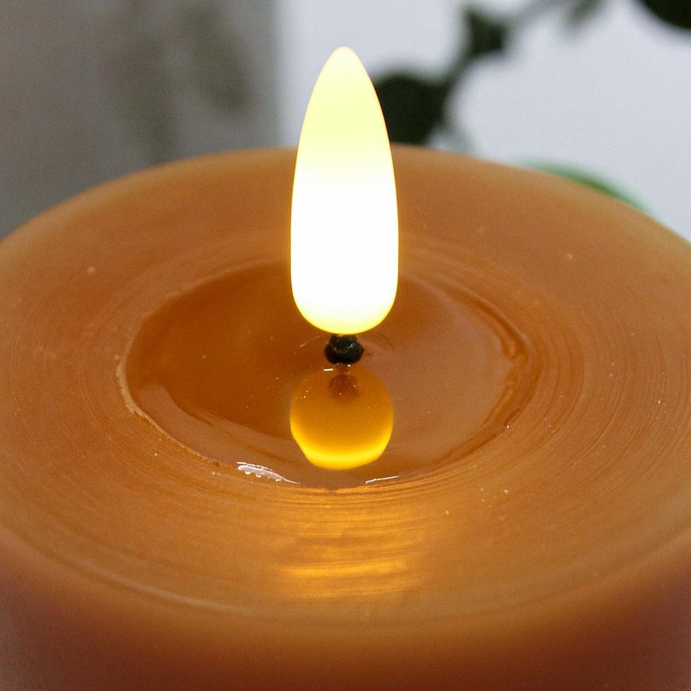 LED Bloklys 10cm høj med smelte-look og flammeeffekt - Ø7,5cm, fjernbetjening inkluderet, ægte stearin, flot brun farve