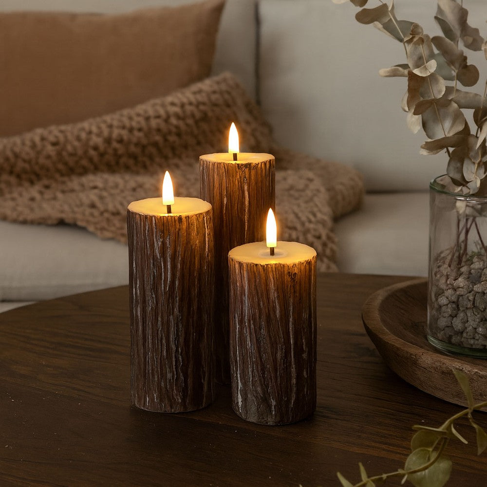 LED Træ-look bloklys sæt med smeltet look og flammeeffekt - Ø5,5cm, 10/12,5/15cm høj - Inkl. fjernbetjening
