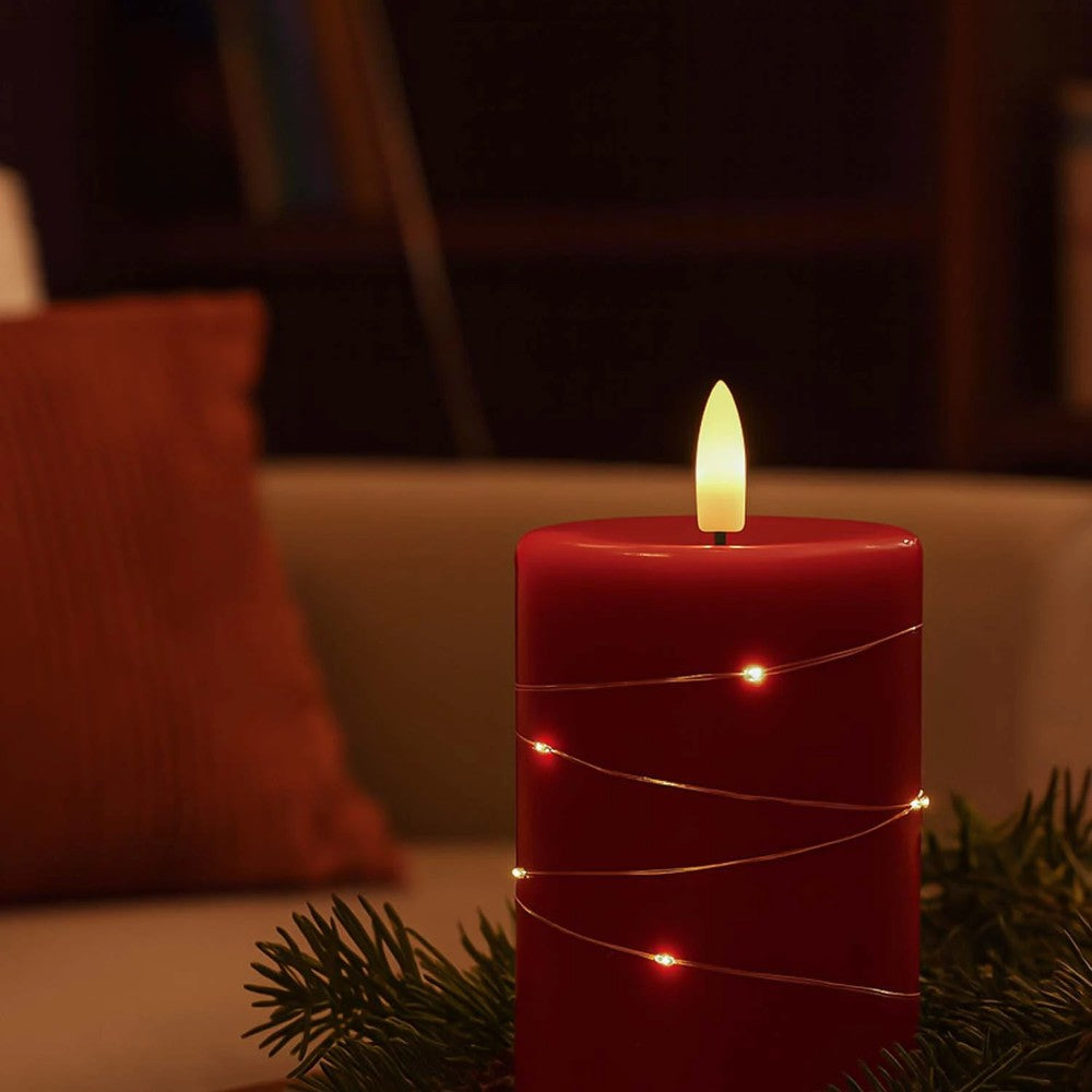 LED Bloklys med lyskæde og flammeeffekt, 15cm høj, rød stearin, fjernbetjening, autentisk udseende