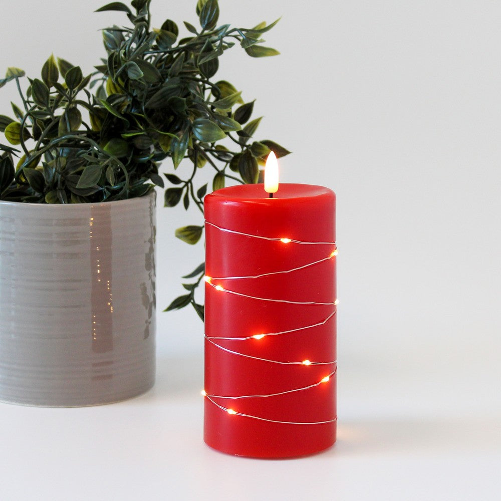 LED Bloklys med lyskæde og flammeeffekt, 15cm høj, rød stearin, fjernbetjening, autentisk udseende