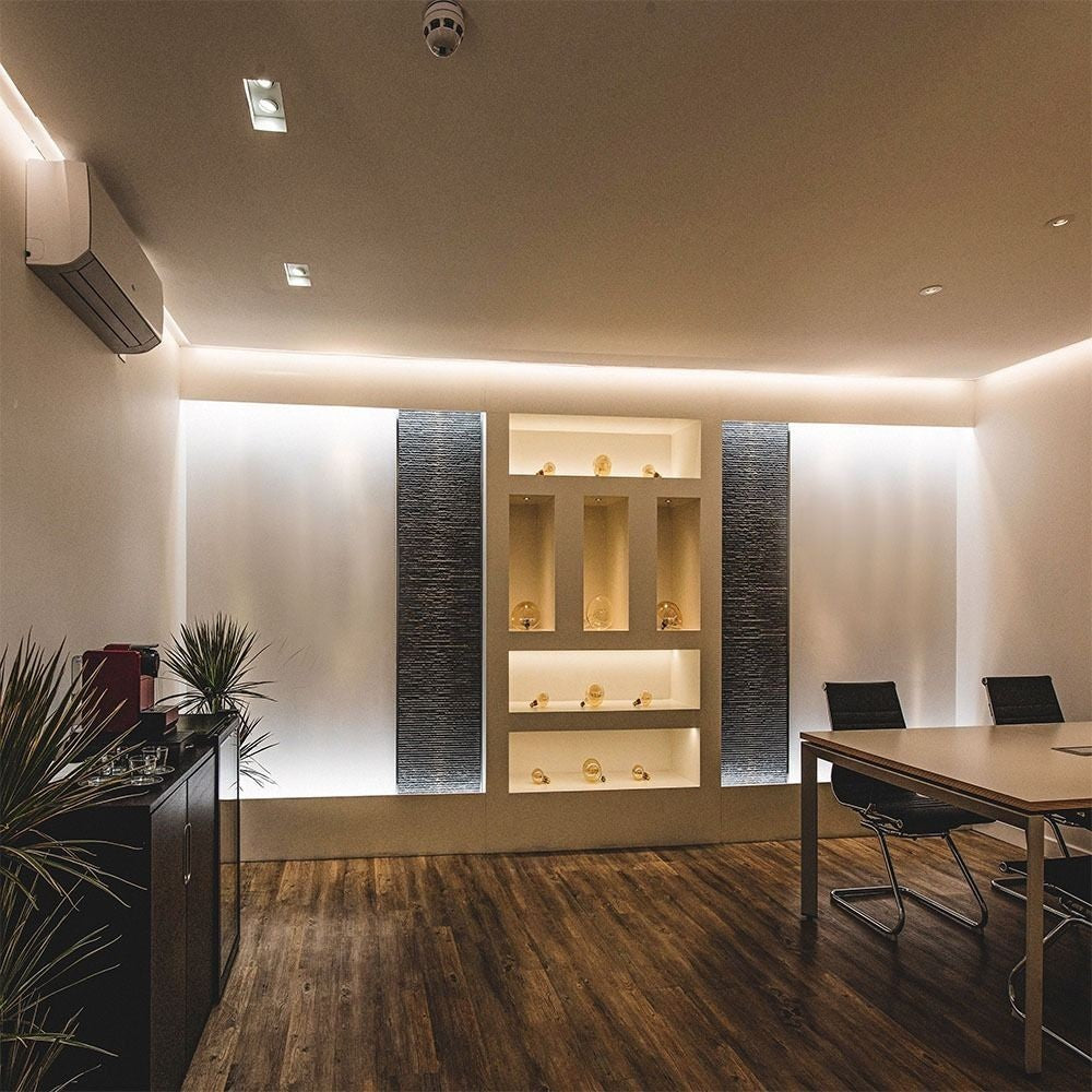 V-Tac 3,6W/m stænktæt LED strip - 5m, IP65, 60 LED pr. meter, 400lm/m, RA80